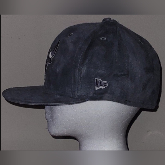 New Era/NBA-Chicago Bulls-Gray Suede-Size 7 5/8 - Picture 4 of 6